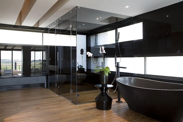 Luxurious-bathroom-design-in-black-with-bathtub-and-shower-cabin_1