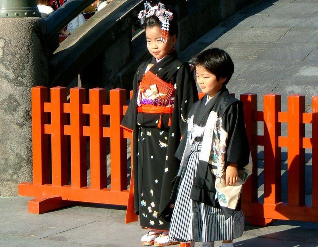 Children in kimonos